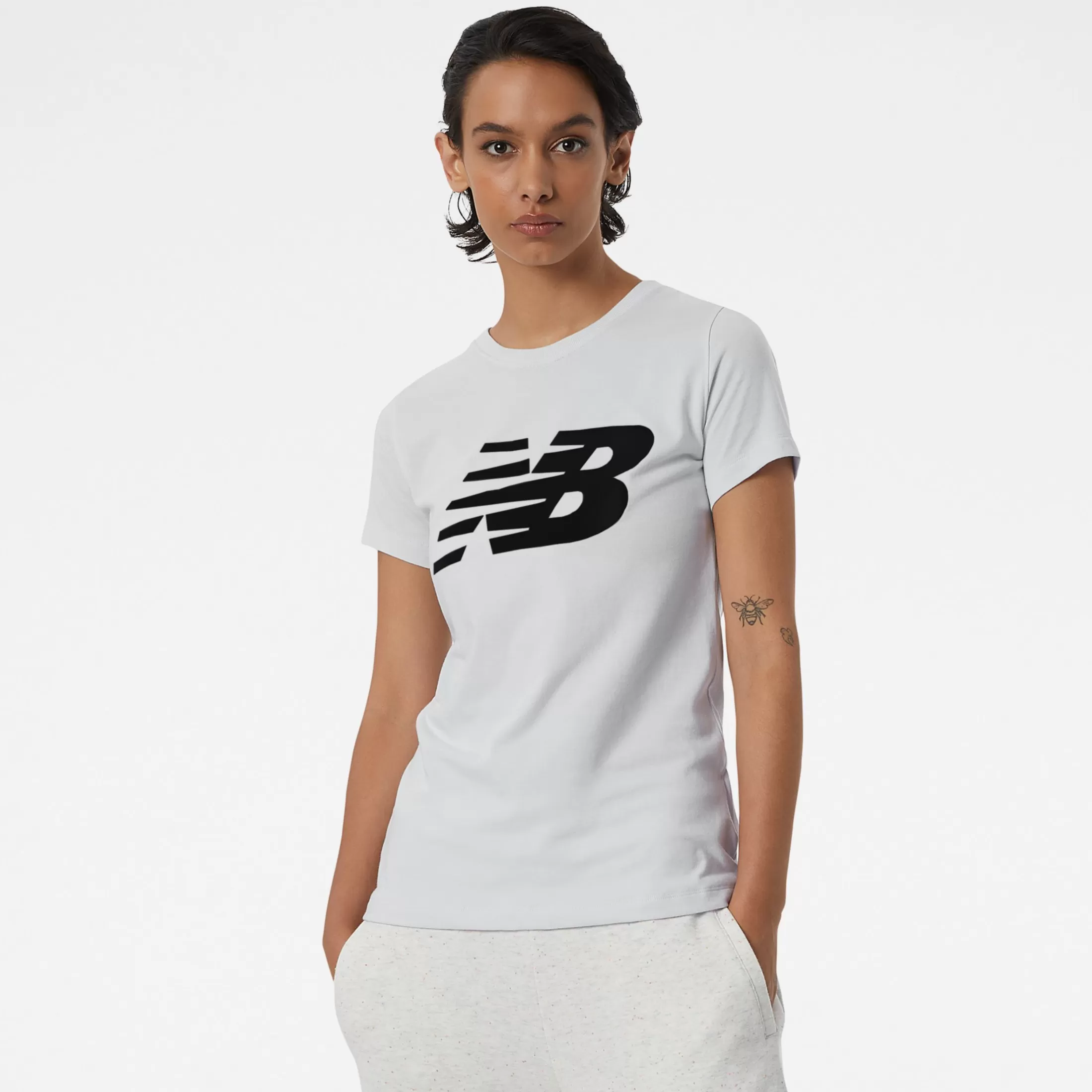 Best Sale Women's Classic Flying NB Graphic T-Shirt MULHER Todo o vestuário | T-shirts e partes de cima